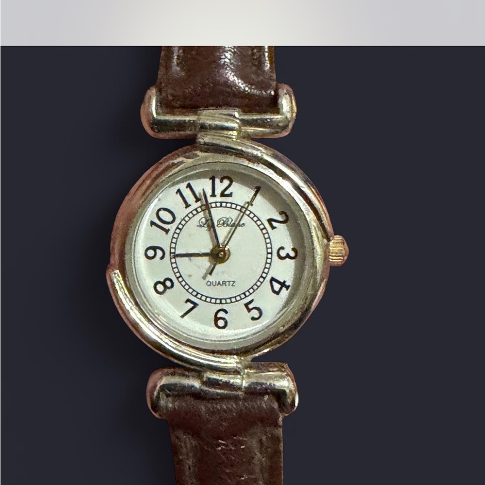 Classic Round Quartz Watch in Brown & Gold-Tone